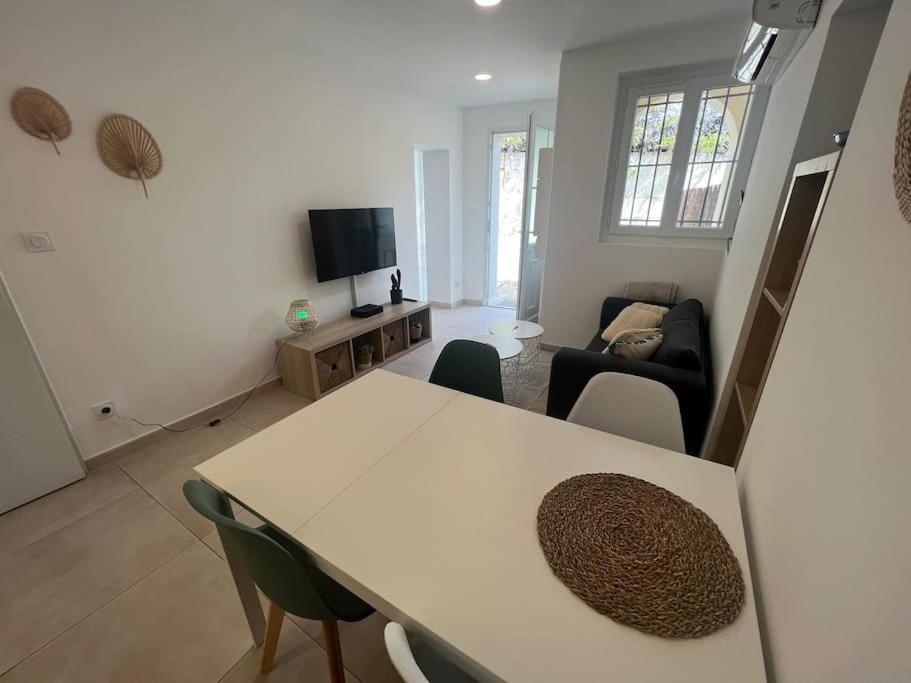 Apartament La Glycine - Parking Gratuit - Ac Clim - Cour Prive - Villeneuve-lès-Avignon Zewnętrze zdjęcie